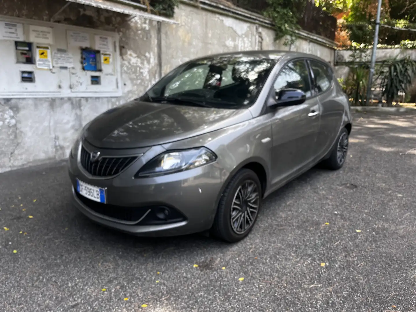 Lancia Ypsilon 1.0 firefly hybrid Gold s&s 70cv - 1