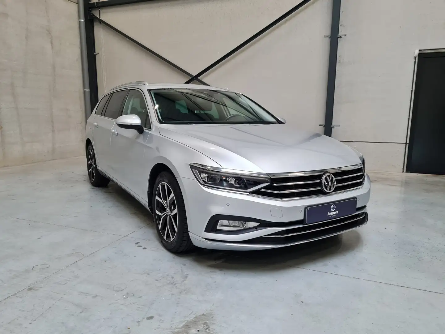 Volkswagen Passat Variant 1.5 TSI Elegance Business Zilver - 2