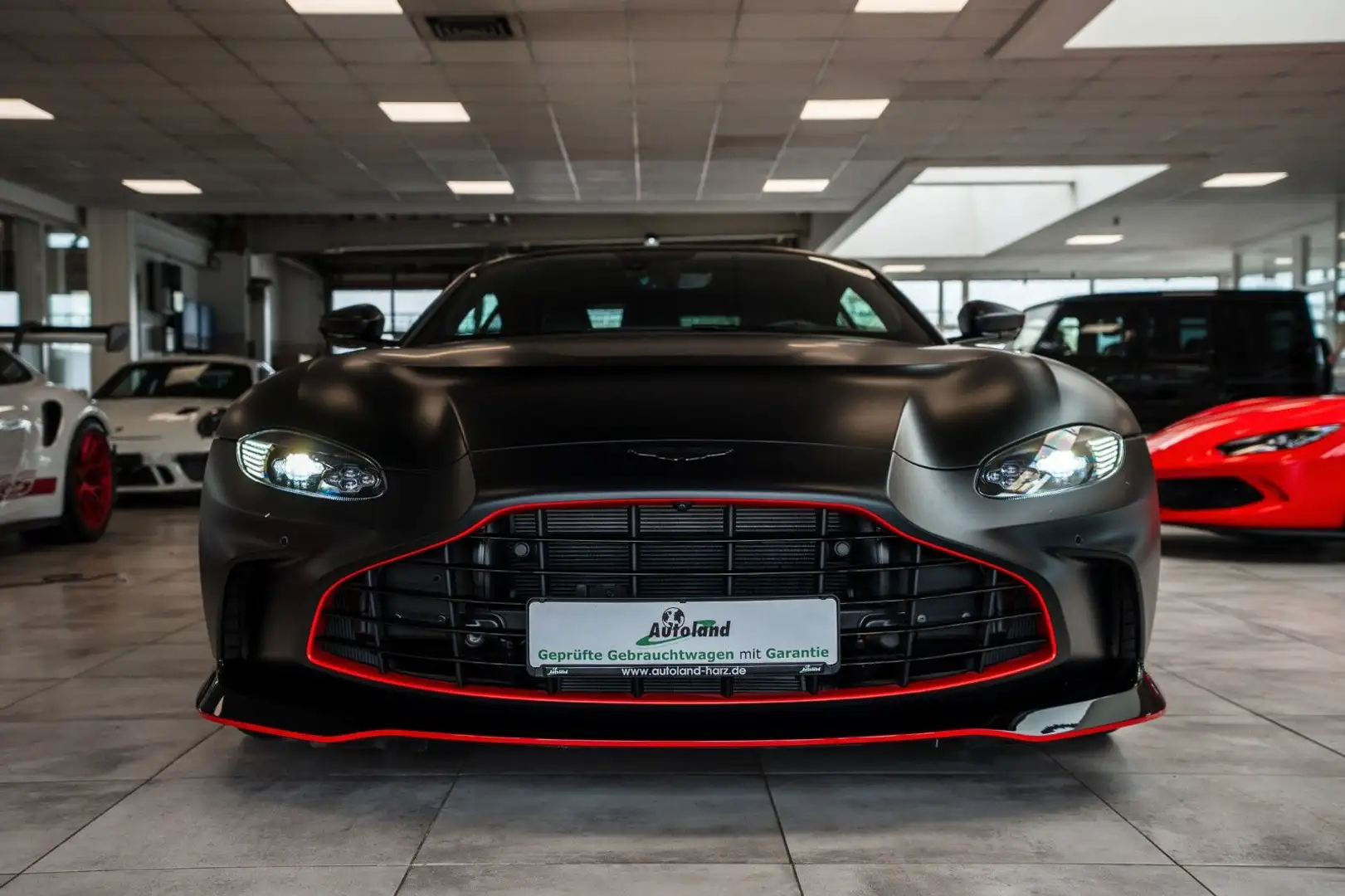 Aston Martin Vantage *Q Paint*Black Beast*Carbon*1/333*New Nero - 2