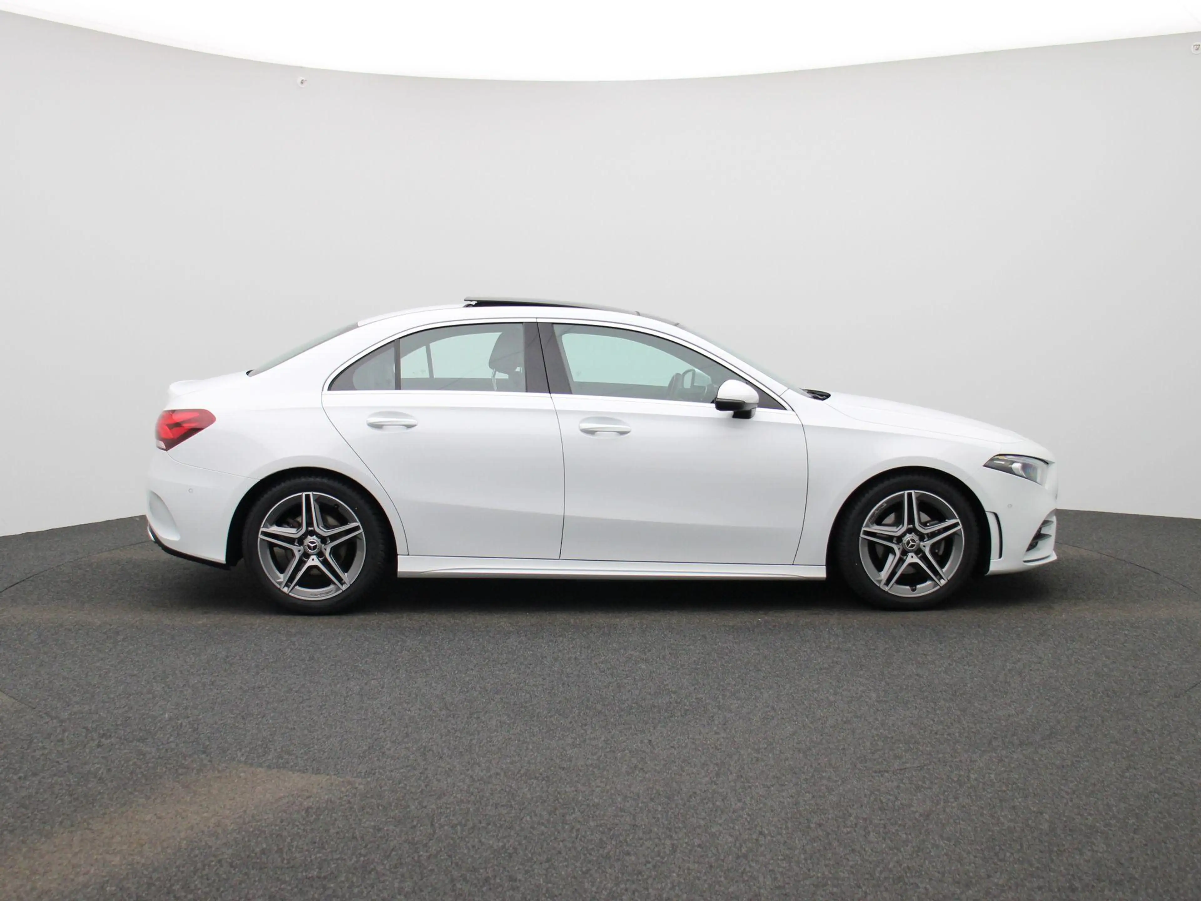 Mercedes-Benz A 200 Business Solution AMG | Wordt Verwacht | Apple Car — photo 7