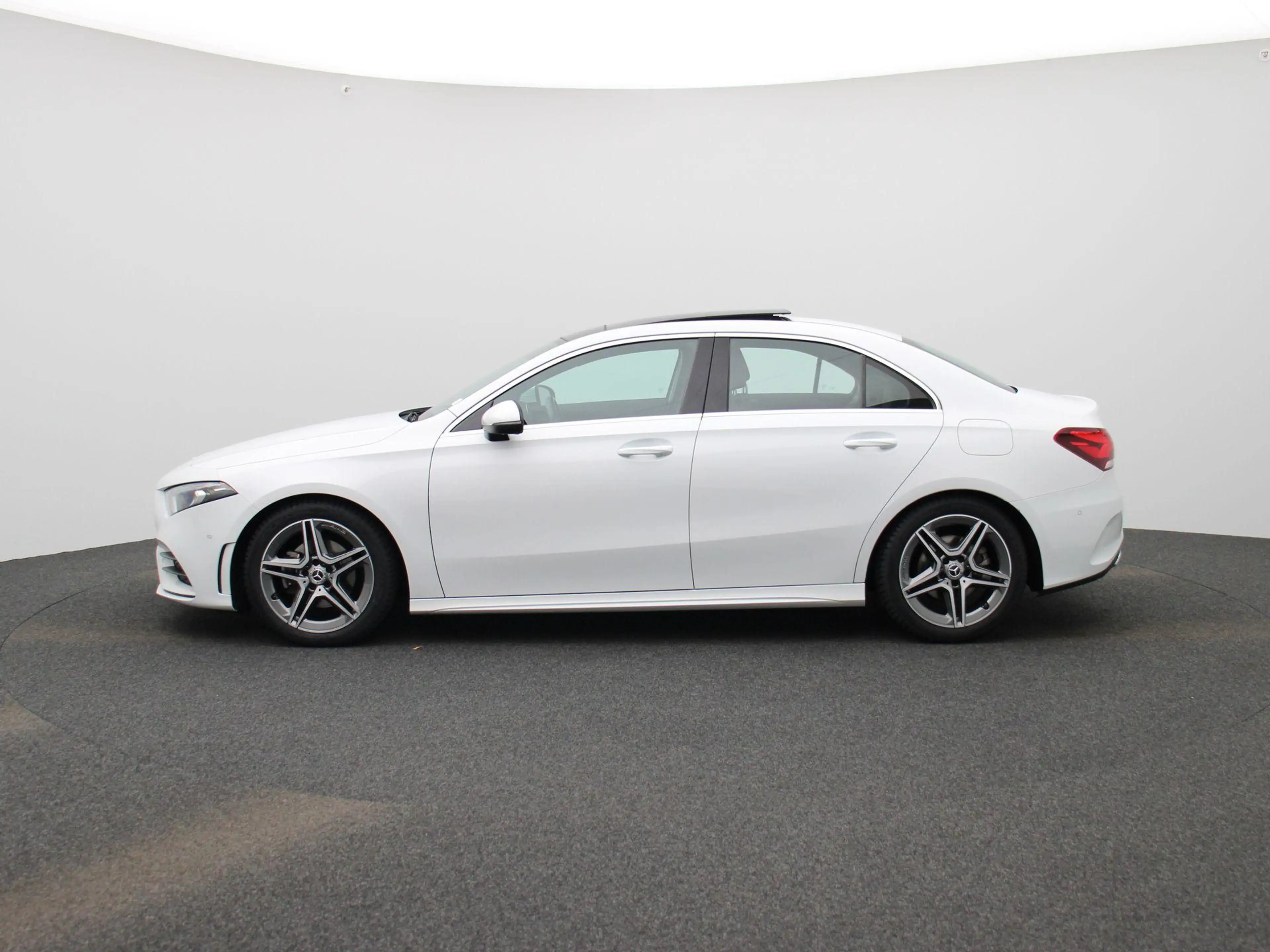 Mercedes-Benz A 200 Business Solution AMG | Wordt Verwacht | Apple Car — photo 5