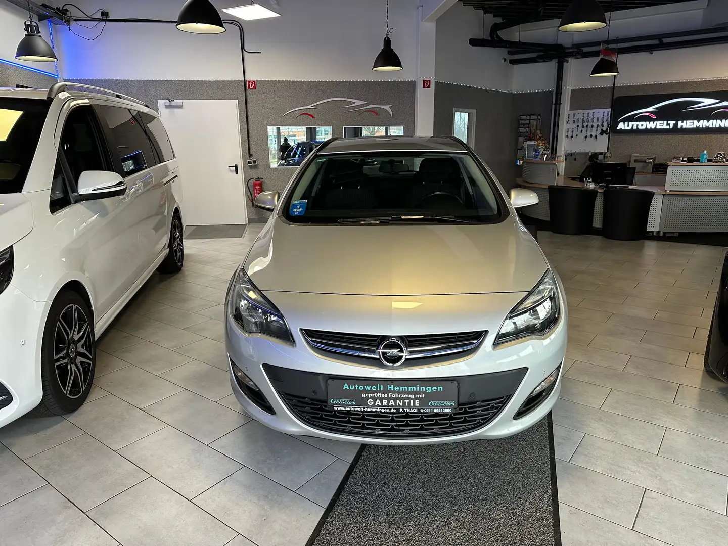 Opel Astra 1.6 Edition Kombi*12M.Garantie*Finanzierung* Grau - 2