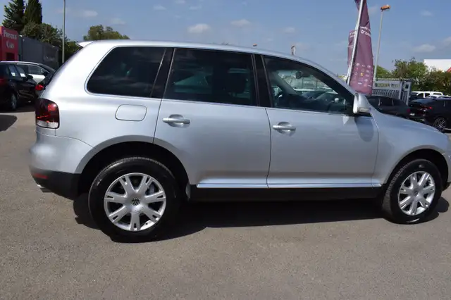 Volkswagen Touareg view 15