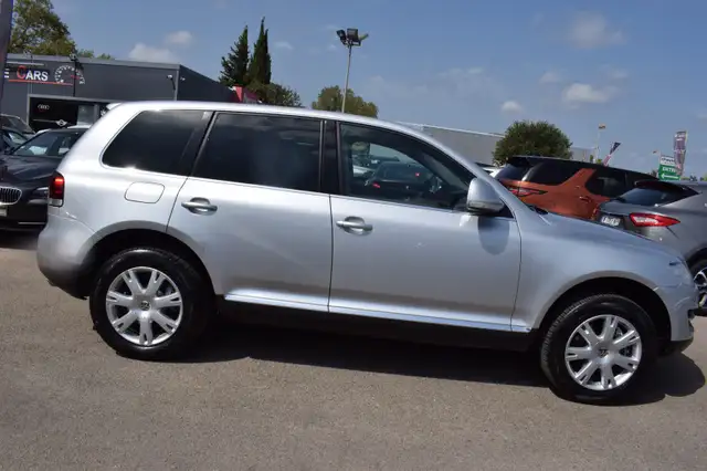 Volkswagen Touareg view 12