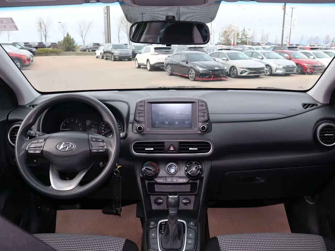 Hyundai KONA снимка Hyundai KONA