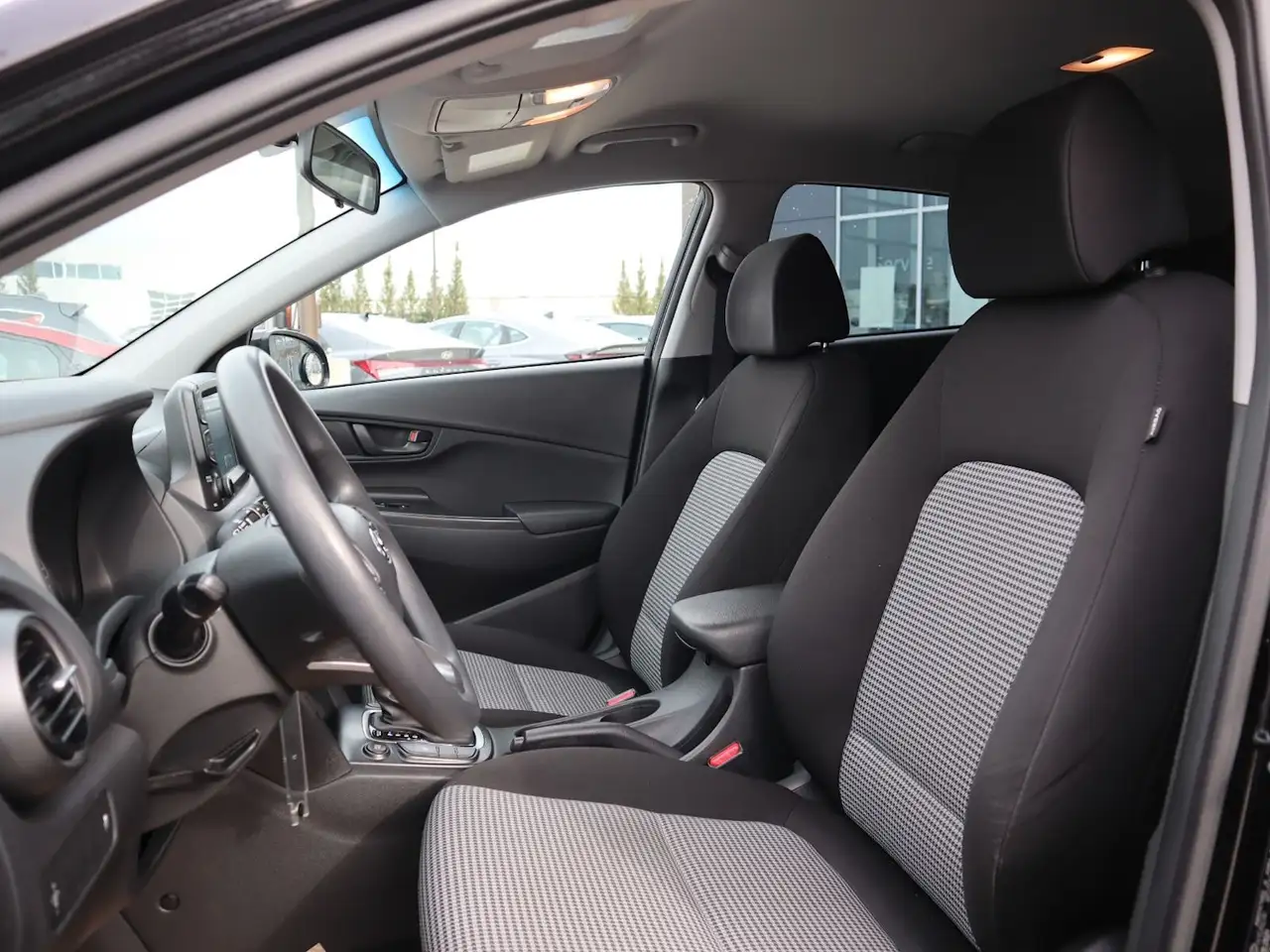 Hyundai KONA снимка Hyundai KONA