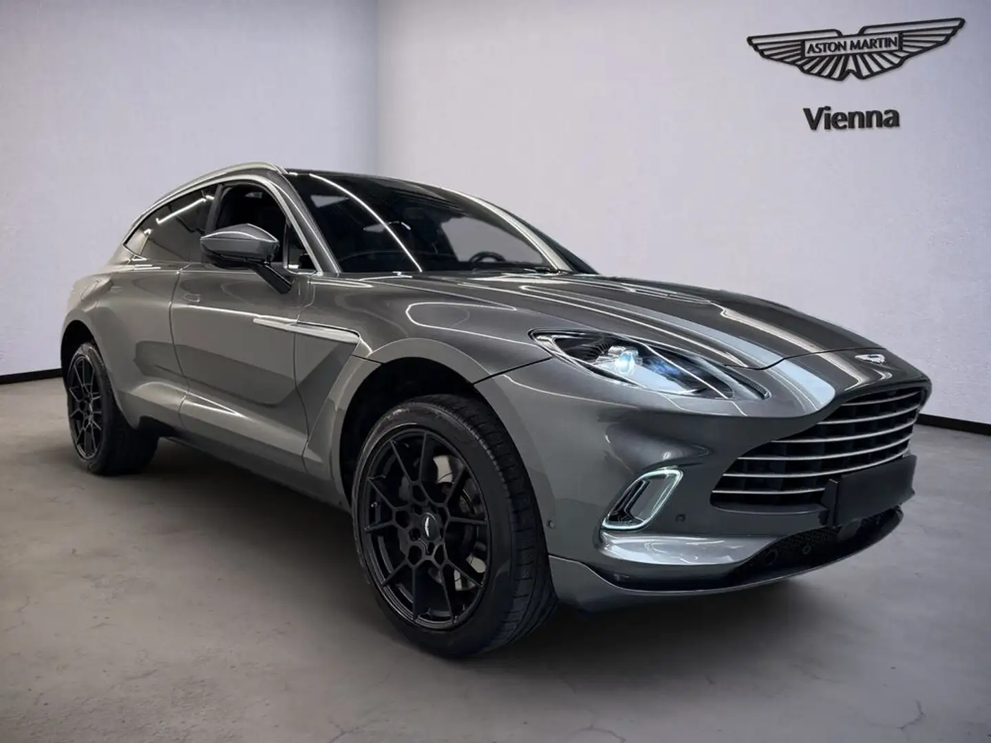 Aston Martin DBX V8 | Magnetic Silver | Pano | 22'' Silber - 2