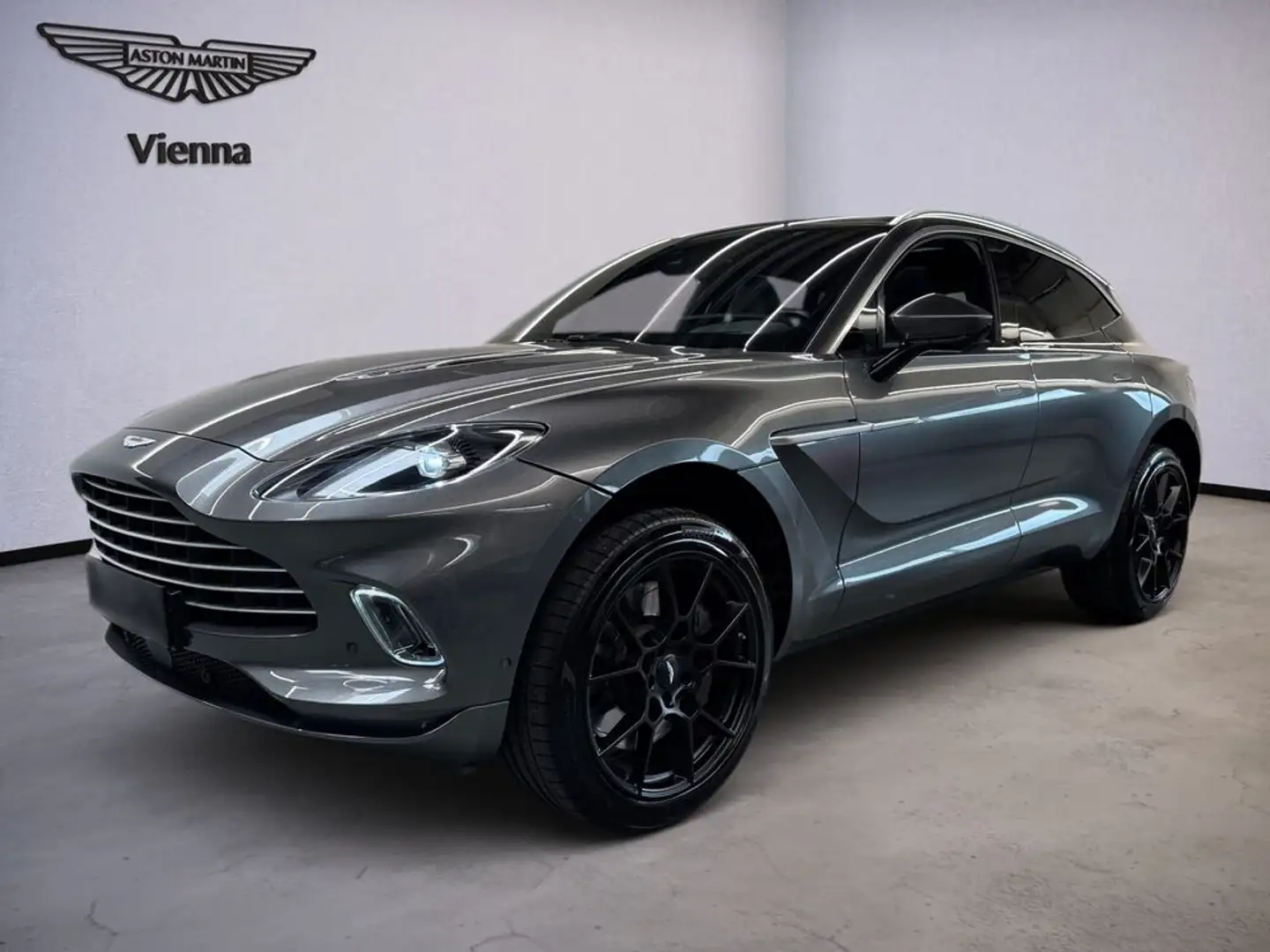 Aston Martin DBX V8 | Magnetic Silver | Pano | 22'' Silver - 1