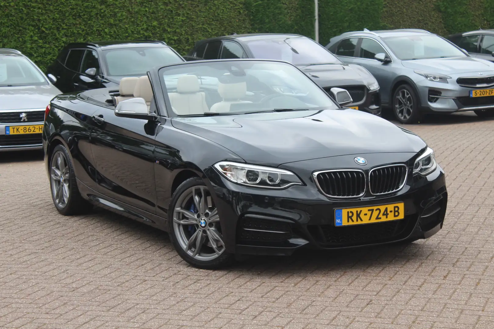 BMW 240 2-serie Cabrio M240i xDrive High Exe. M Sport / Ca Zwart - 1