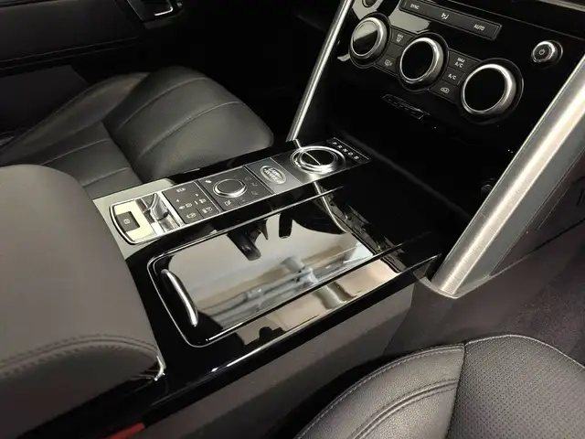 Land Rover Discovery 3 view 11