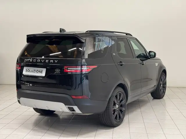 Land Rover Discovery 3 view 2