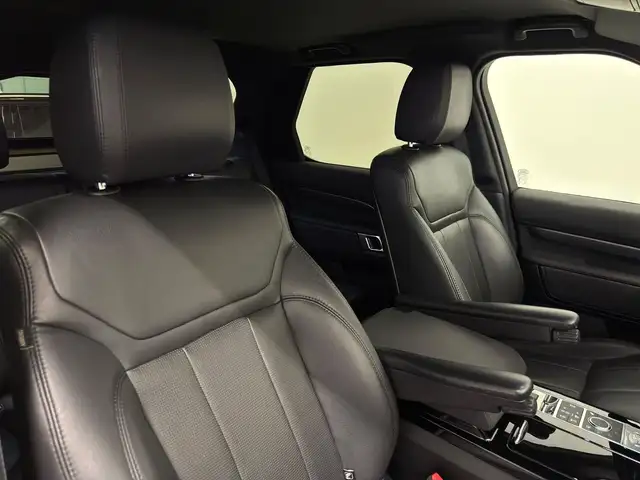 Land Rover Discovery 3 view 12