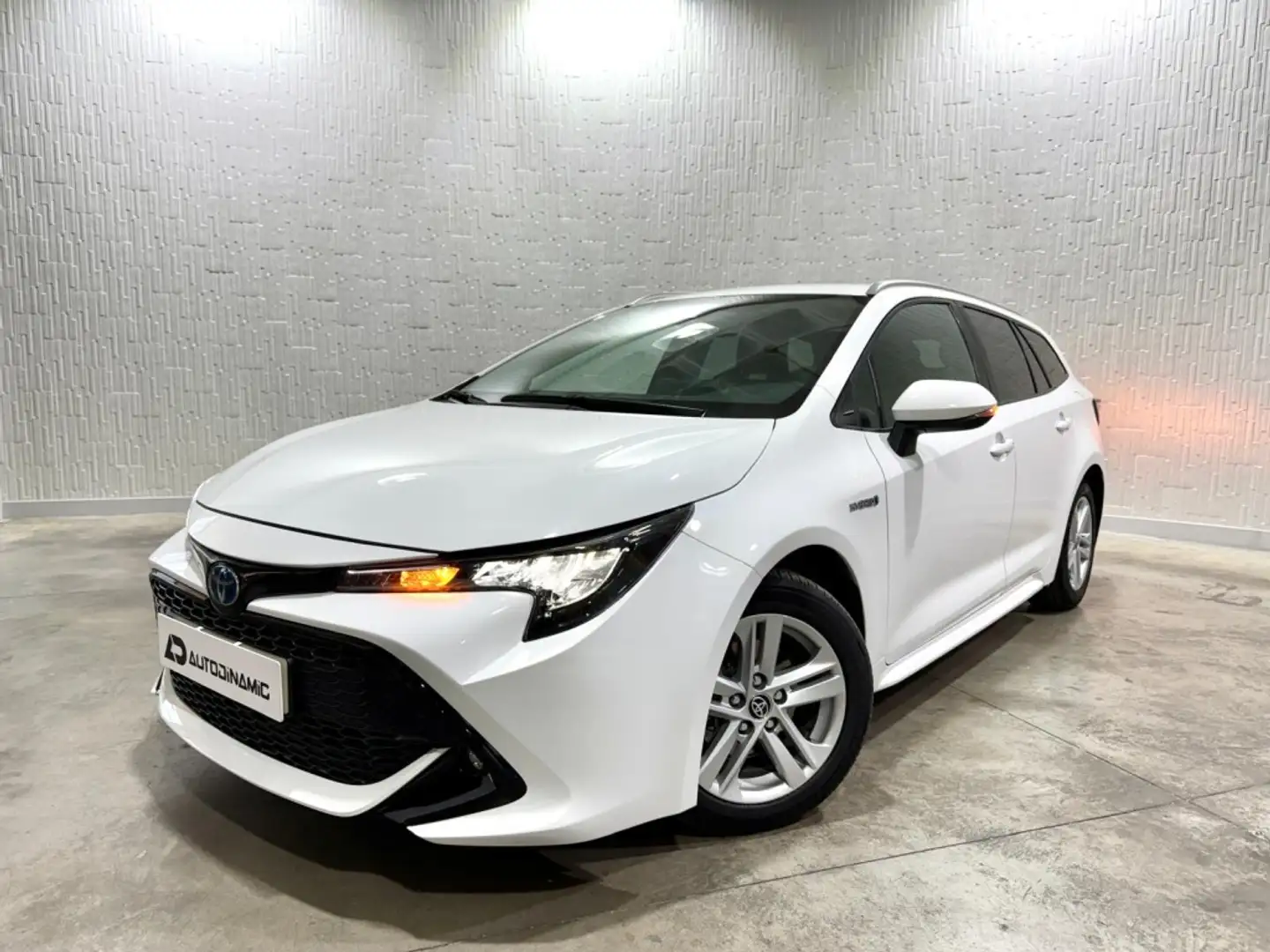 Toyota Corolla Touring Sports 125H Business Blanco - 1