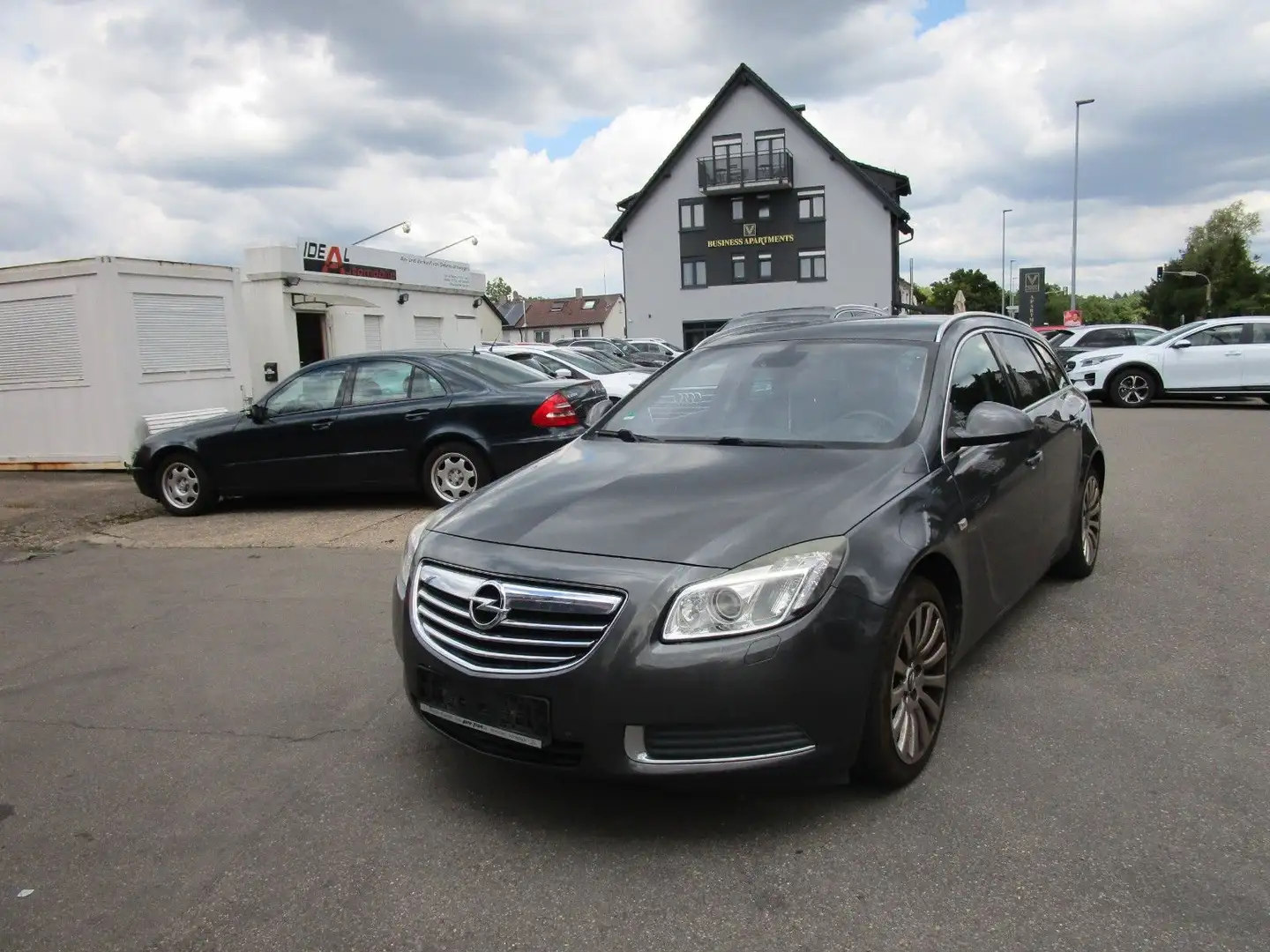 Opel Insignia 2.0 CDTI A  Aut. *AHK*XENON*NAVI*PDC* Grau - 1
