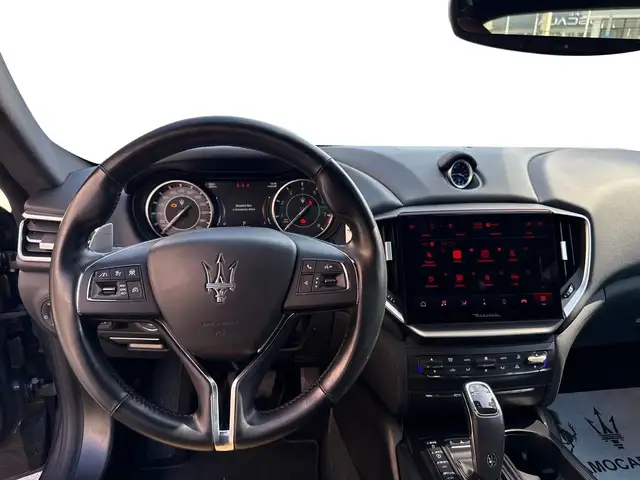 Maserati Ghibli view 14
