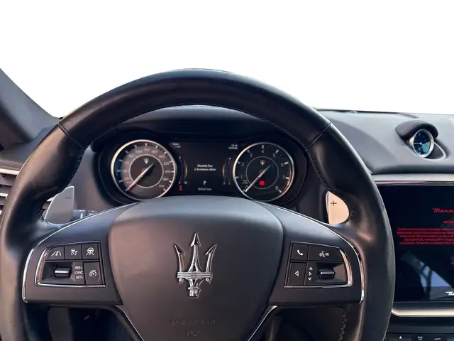 Maserati Ghibli view 10