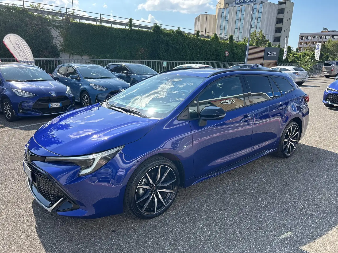 Toyota Corolla Corolla GR SPORT 1.8 Hybrid Touring Sports Blu/Azzurro - 1