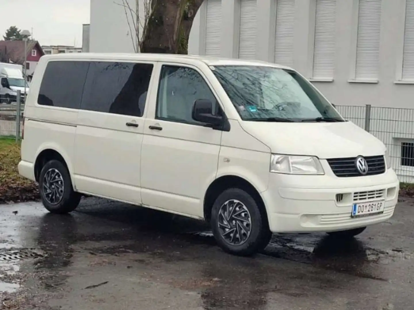 Volkswagen T5 - 1