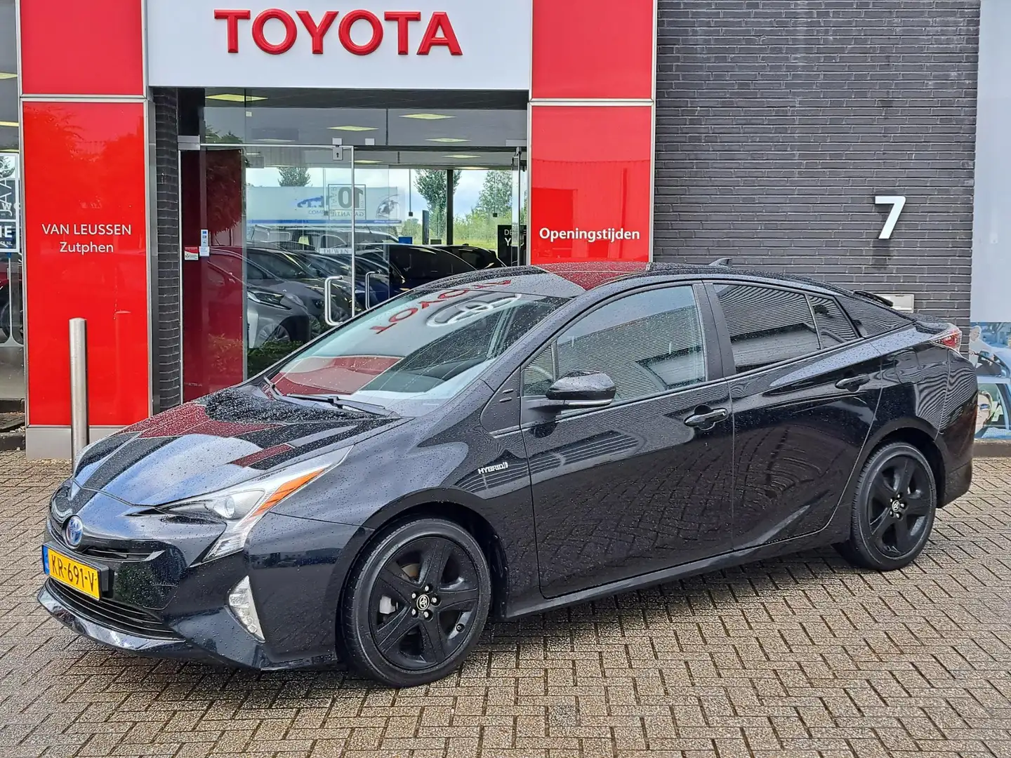 Toyota Prius 1.8 First Edition NAVIGATIE ACHTERUITRIJCAMERA TRE Czarny - 1