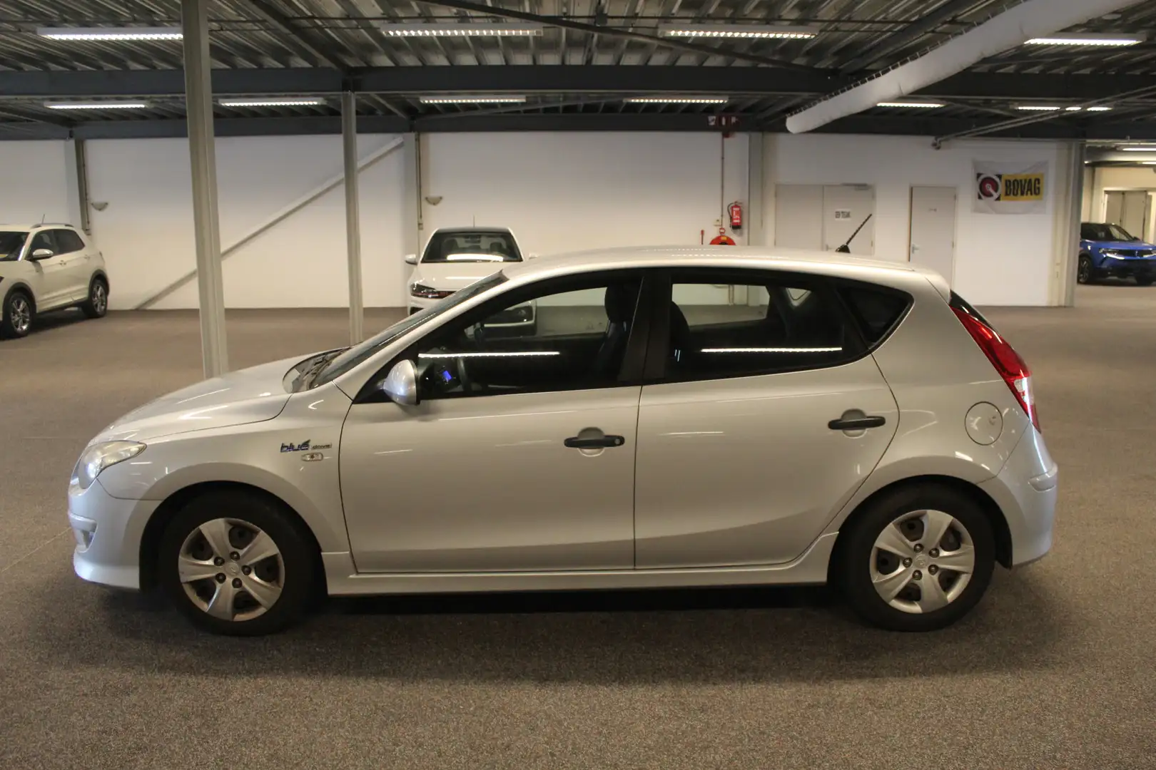 Hyundai i30 1.4i i-Drive Cool MEENEEMPRIJS/EXPORTPRIJS/HANDELS Grau - 2
