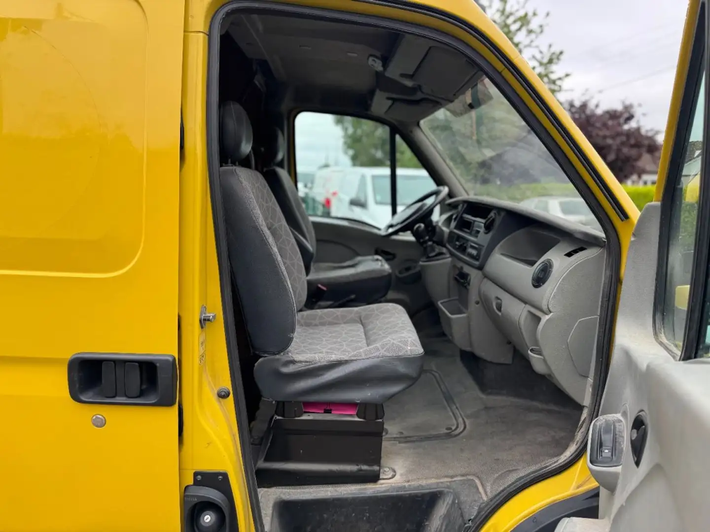 Renault Master 2.3 120 cv Amarillo - 2