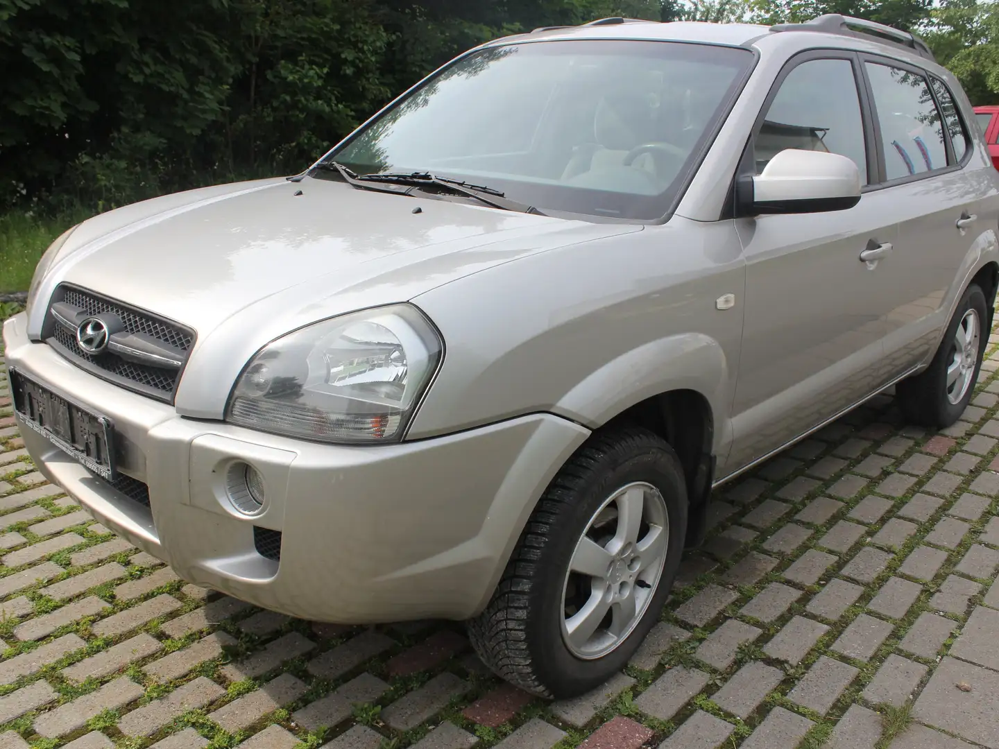Hyundai TUCSON 2.0 2WD+8FACH+KLIMA+DACHR Grau - 1