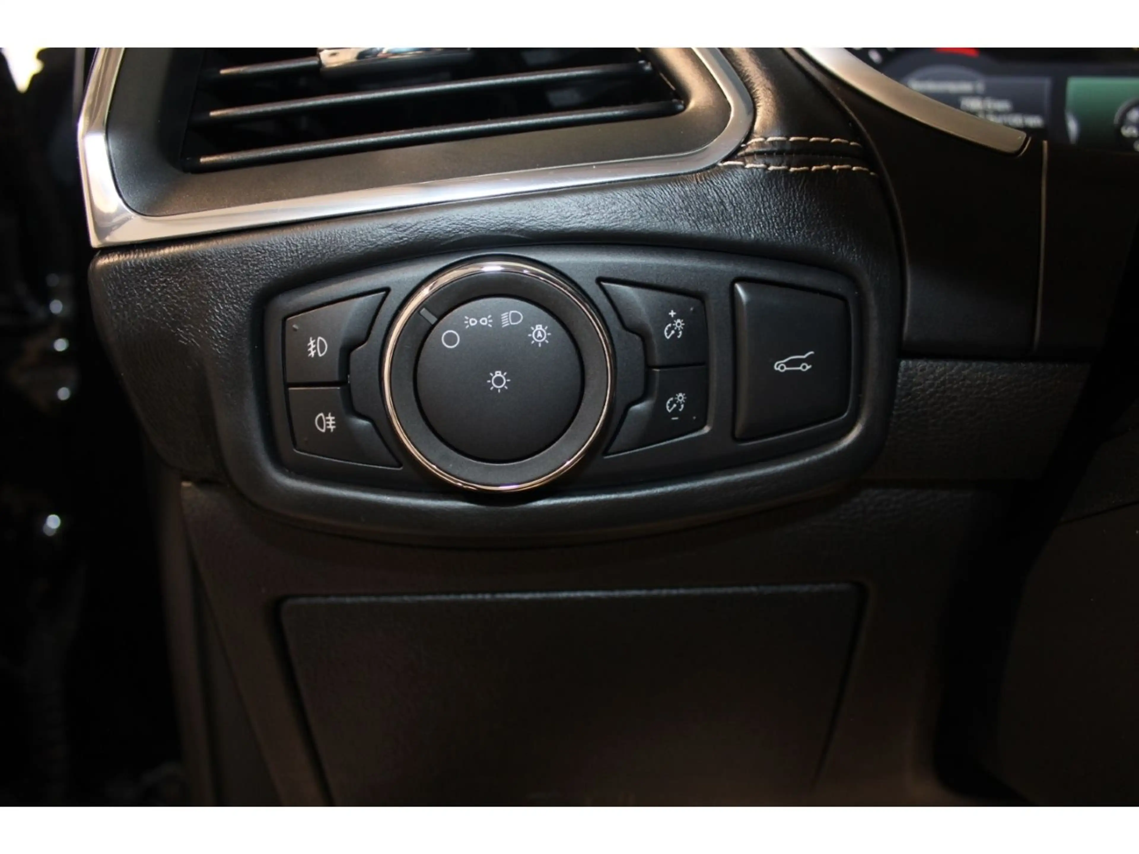 Ford Edge Vignale 4x4 El. Panodach Navi Leder Memory — photo 15