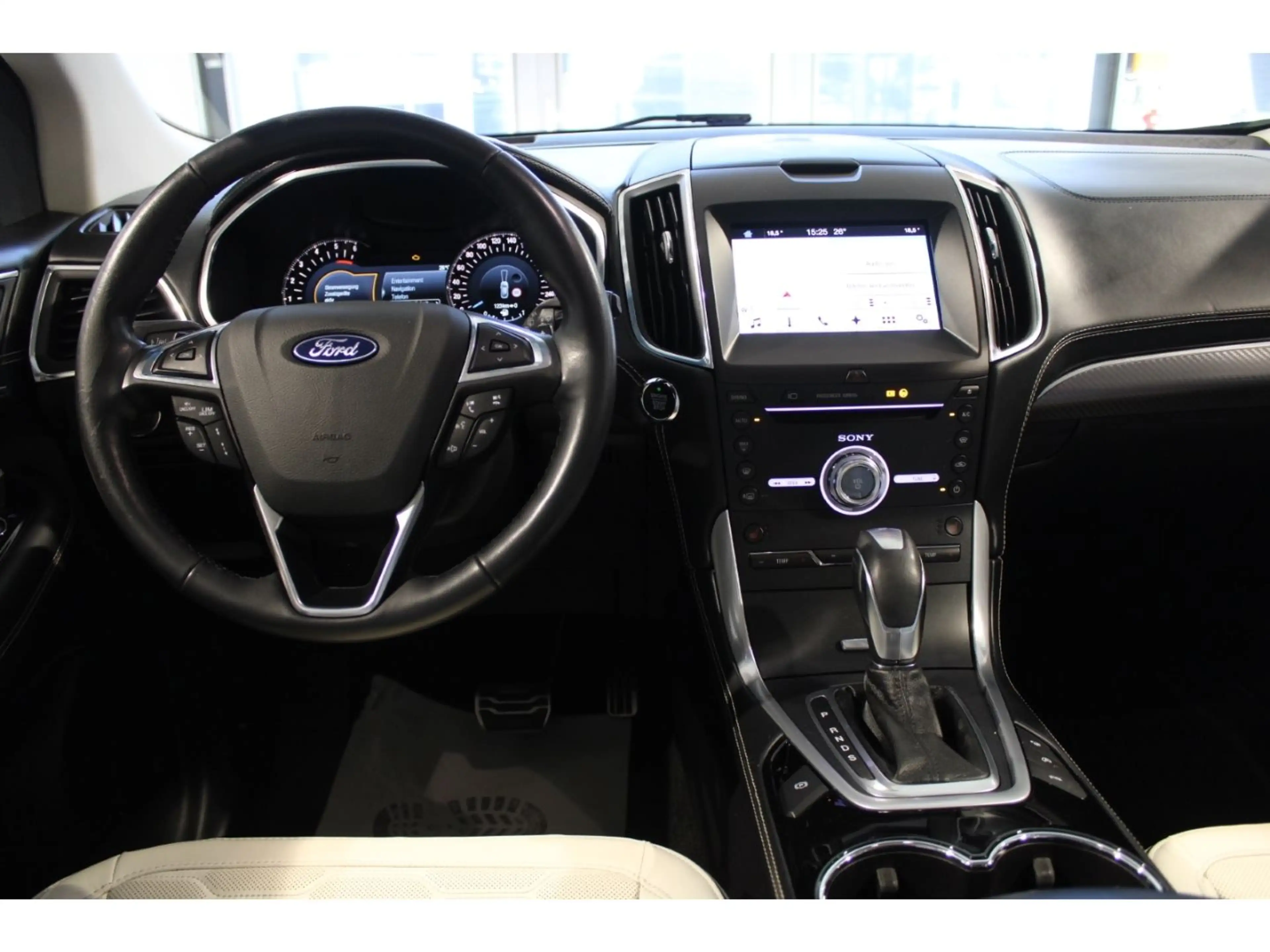 Ford Edge Vignale 4x4 El. Panodach Navi Leder Memory — photo 8
