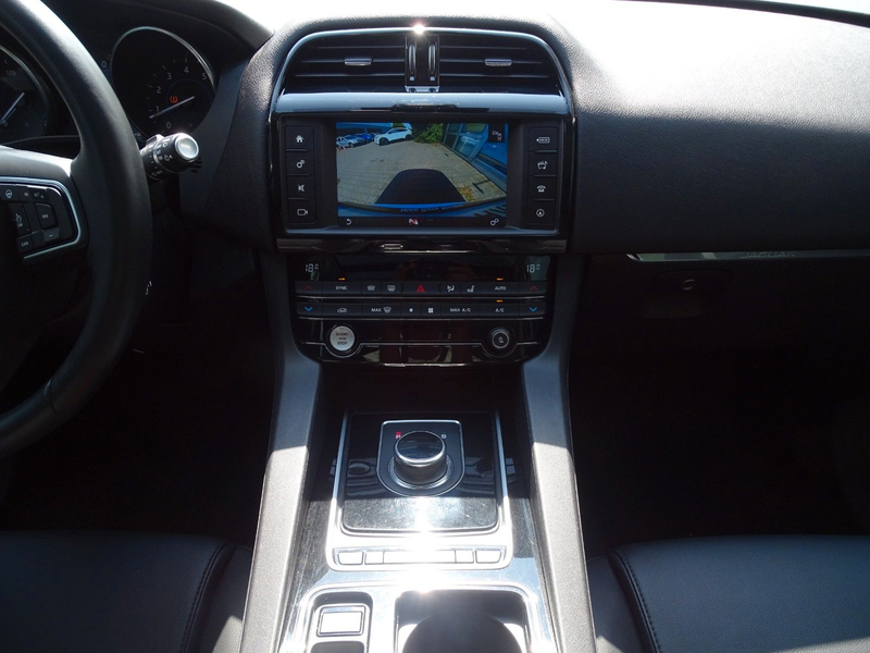 Jaguar F-Pace R-Sport AWD AMBIENTEBEL. KAMERA 20"ZOLL — photo 12