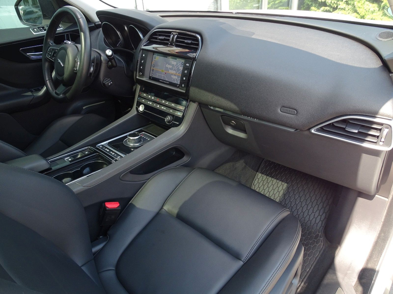 Jaguar F-Pace R-Sport AWD AMBIENTEBEL. KAMERA 20"ZOLL — photo 15