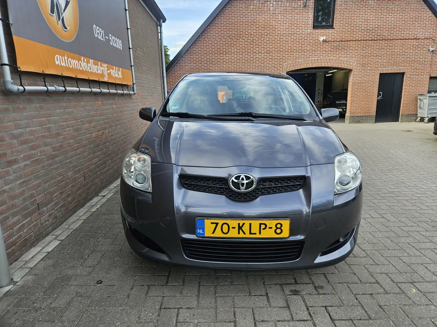 Toyota Auris 1.3 Aspiration Grijs - 2