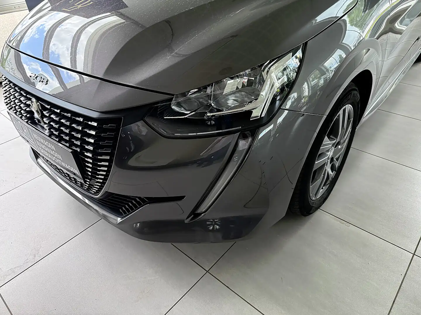 Peugeot 208 Active Pack PureTech 100 S&S Grau - 2