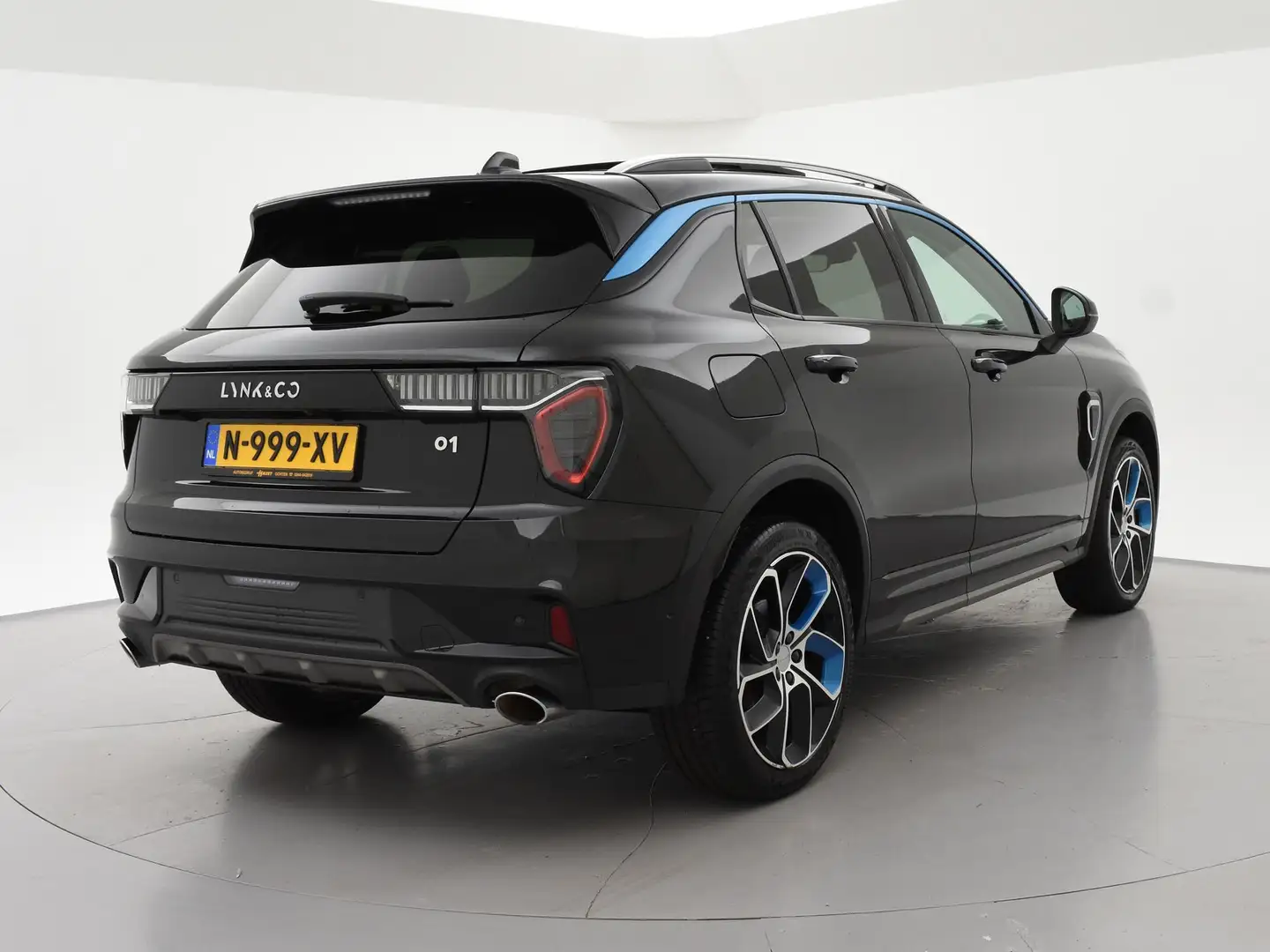 Lynk & Co 01 1.5 + SCHUIFDAK | APPLE CARPLAY | FULL LED | INFIN Zwart - 2