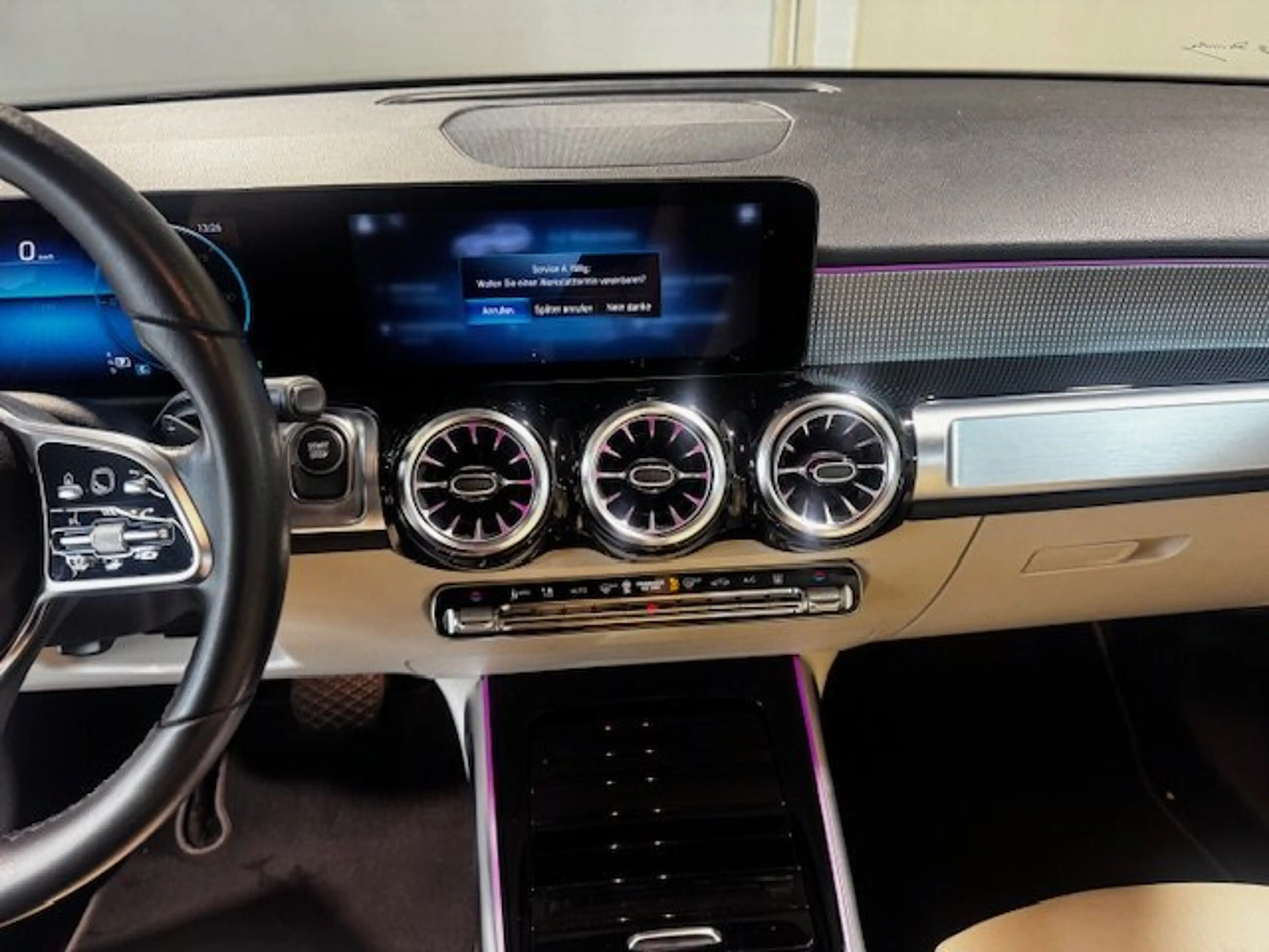 Mercedes-Benz EQB 250 Progressive Night Dist/360°/LED/Sound/18 — photo 7