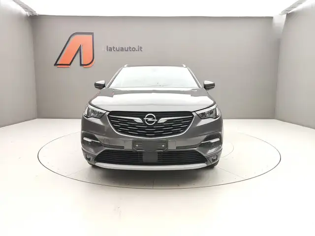 Opel Grandland X view 2
