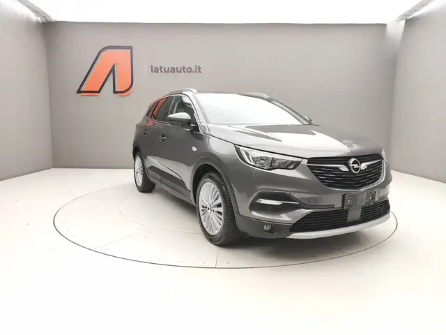 Opel Grandland X view 3