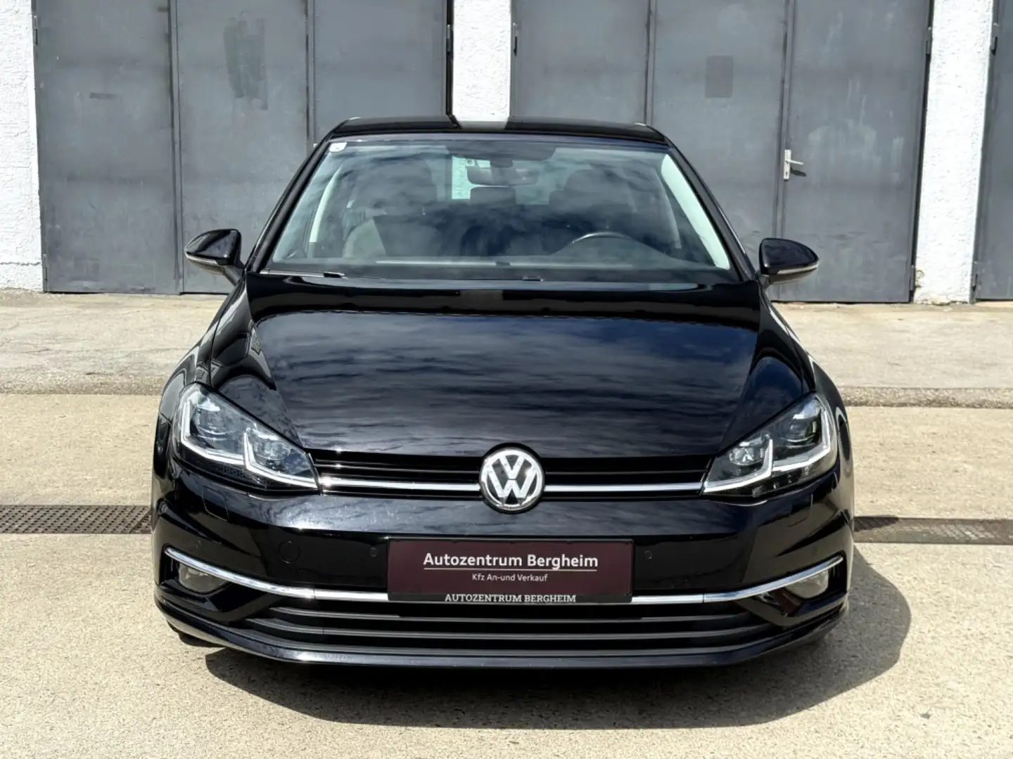 Volkswagen Golf Highline 1,6 TDI DSG Schwarz - 2