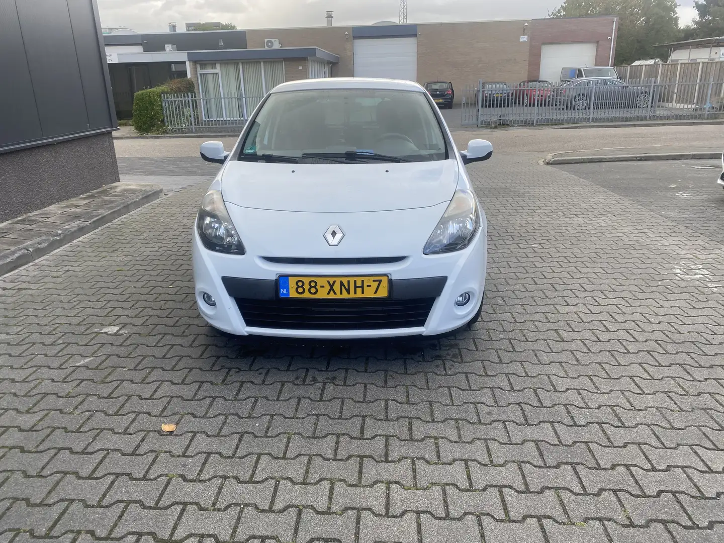 Renault Clio 1.2 Authentique Wit - 1