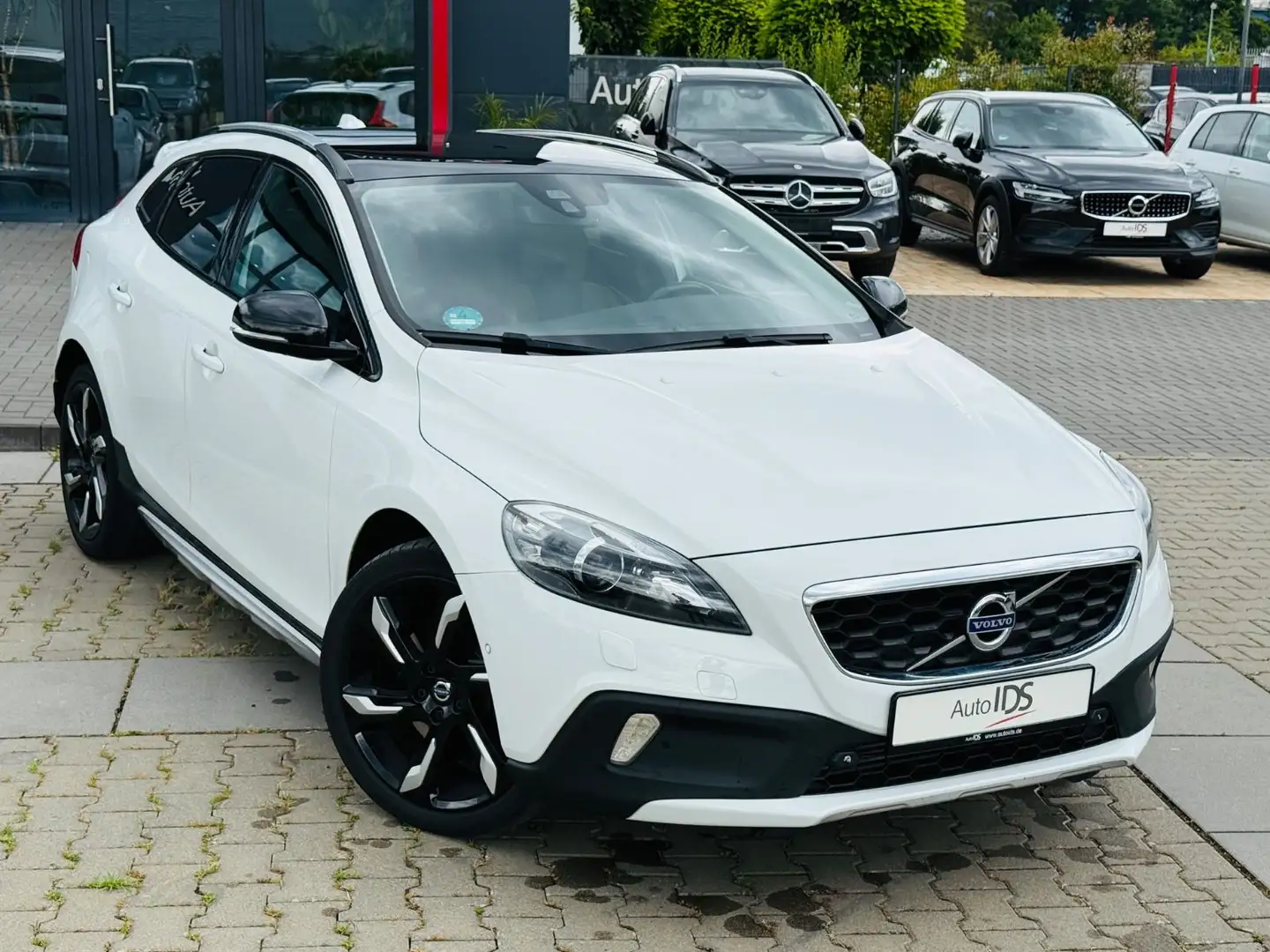 Volvo V40 Cross Country Pano/Leder/Navi Weiß - 2