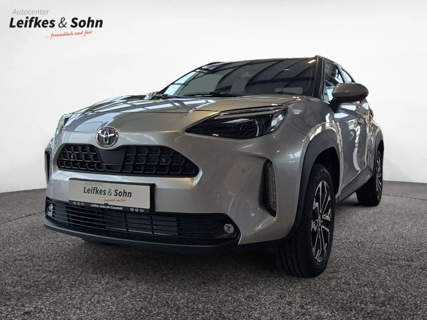 Toyota Yaris Cross Hybrid 130 1.5 VVT-i Teamplayer Silber - 1