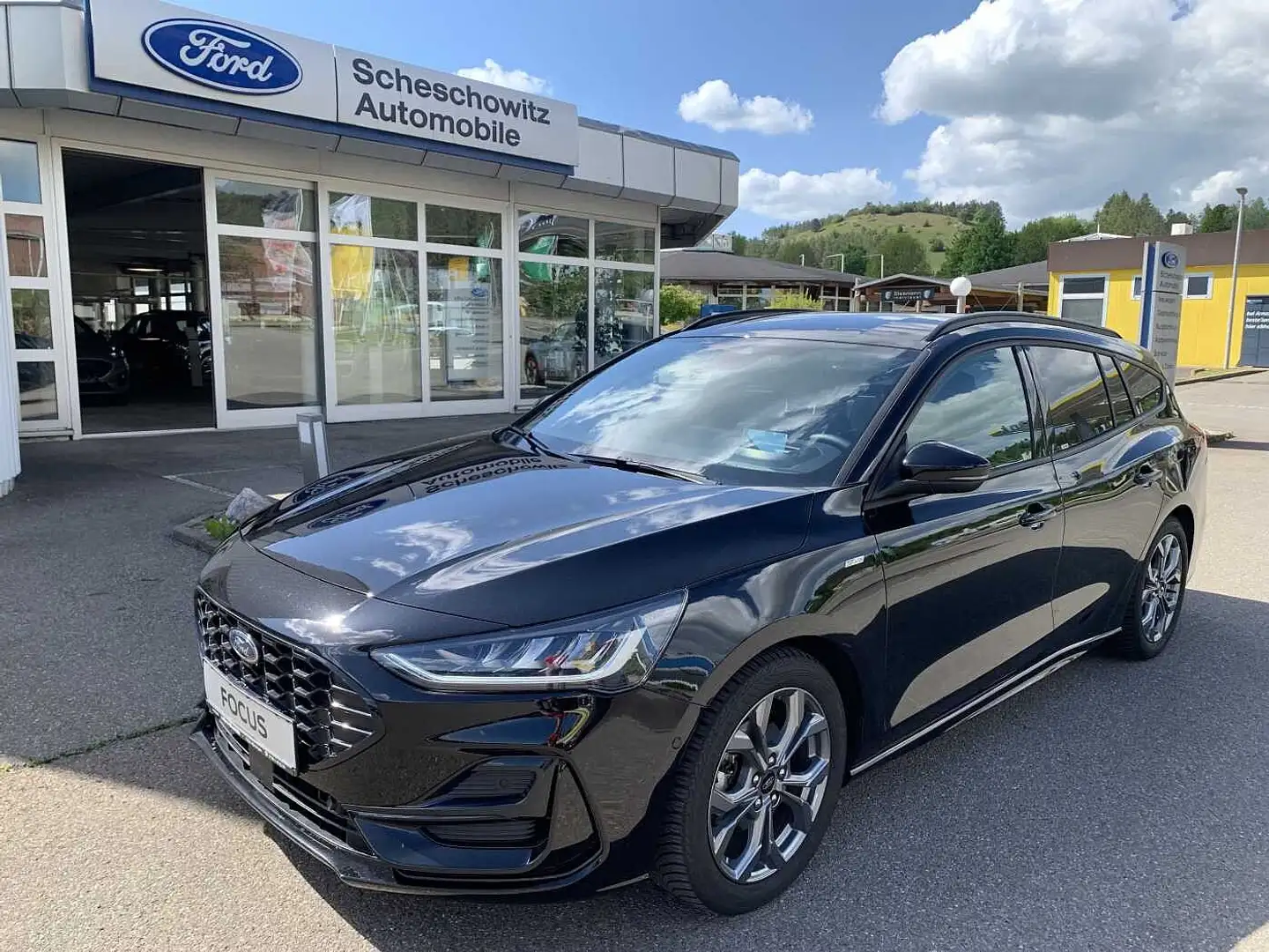 Ford Focus Turnier 1.0 Automatik  ST-LINE X Schwarz - 1