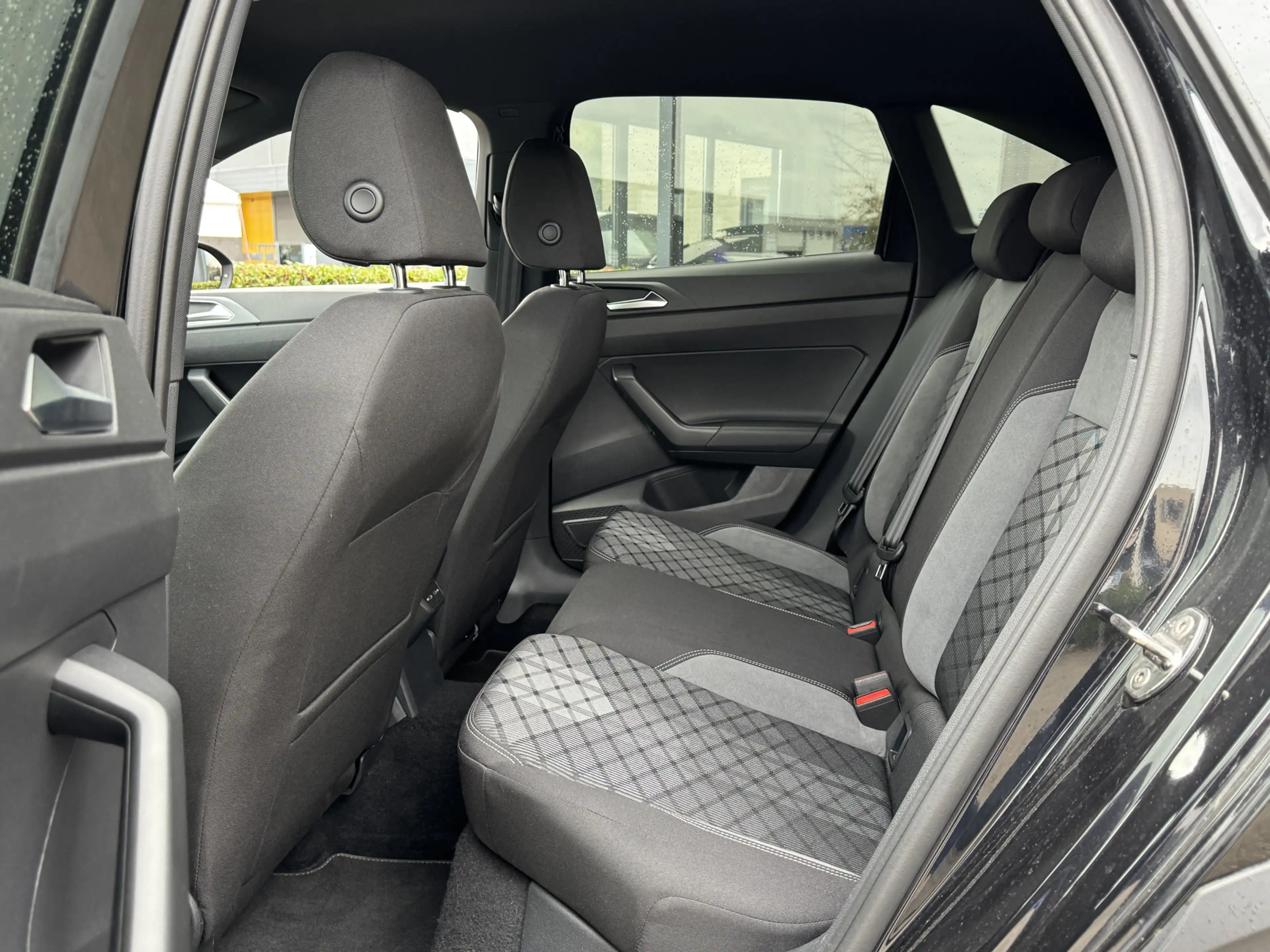 Volkswagen Taigo 1.0 TSI 116pk DSG/ Aut. R-Line Edition Zeer nette — photo 27