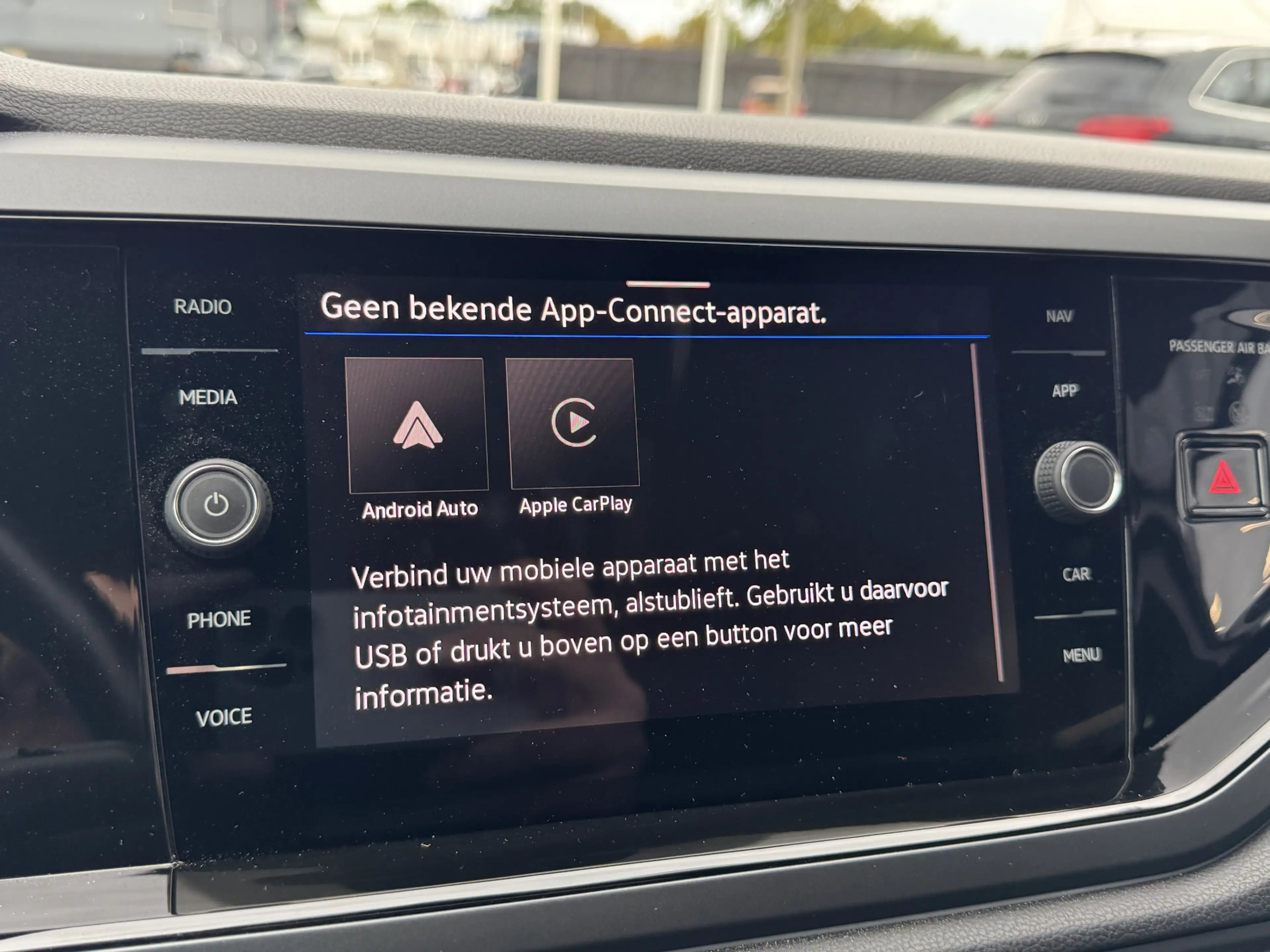 Volkswagen Taigo 1.0 TSI 116pk DSG/ Aut. R-Line Edition Zeer nette — photo 17