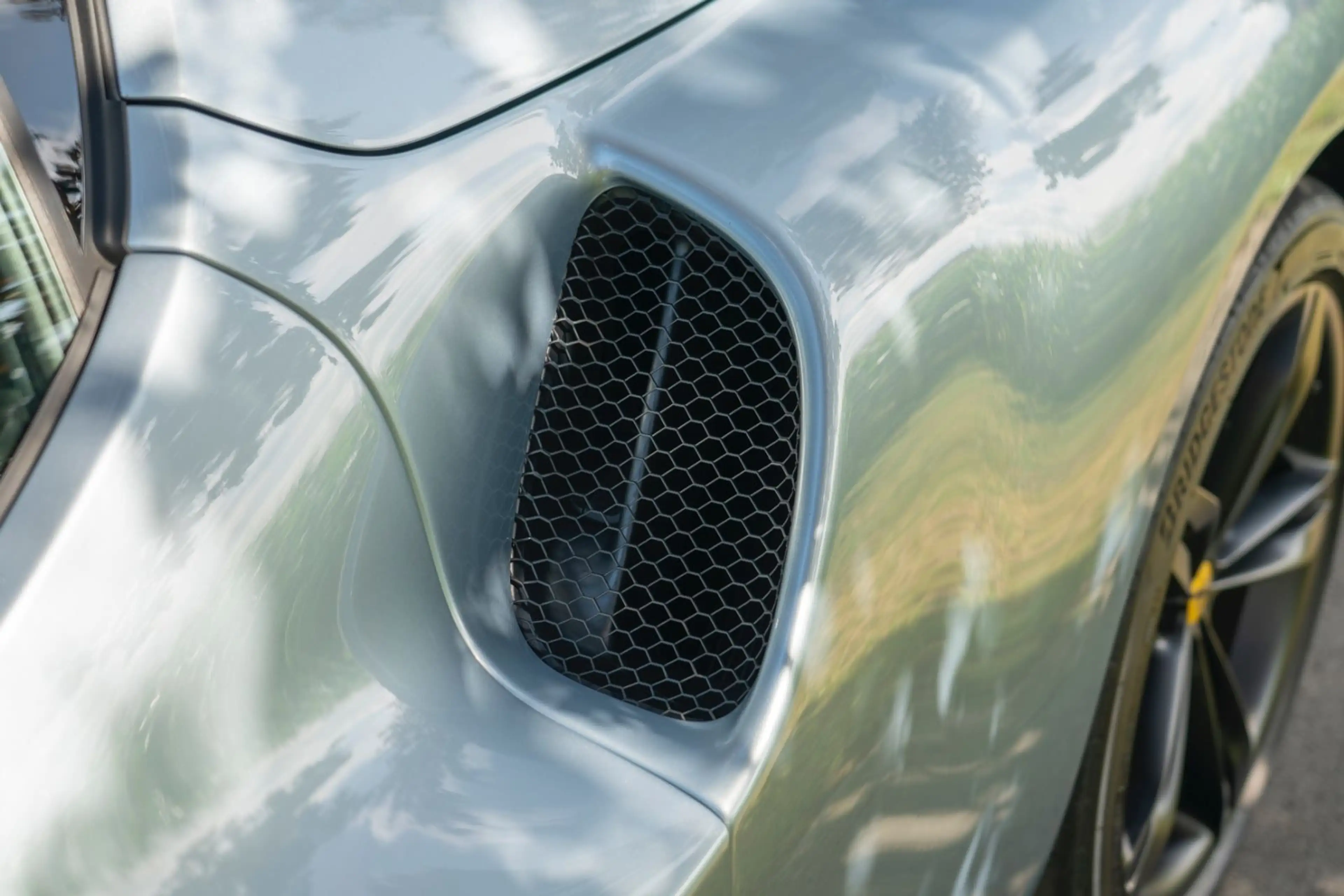 Ferrari 296 GTS — photo 10