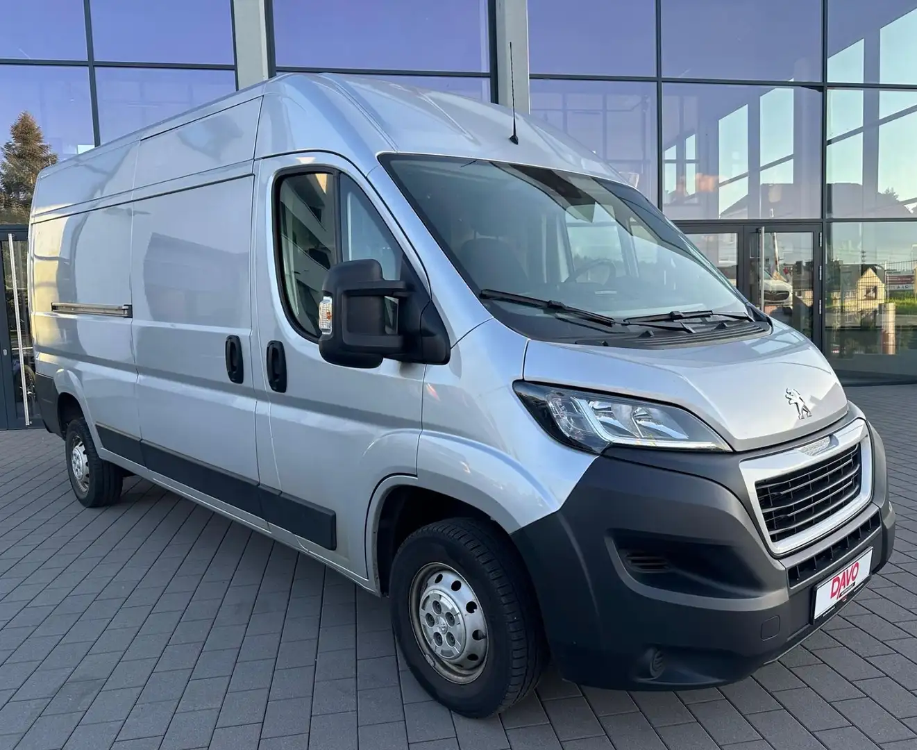 Peugeot Boxer Kasten 2.2 Blue HDi 335 L3H2 Premium 165 Gris - 2