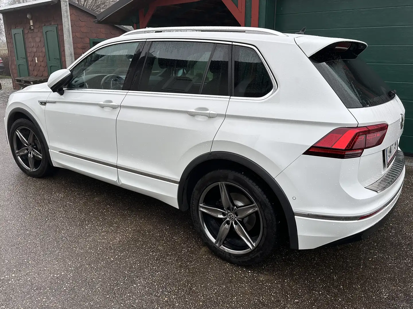 Volkswagen Tiguan 2,0 TDI SCR Highline DSG R-Line Weiß - 1