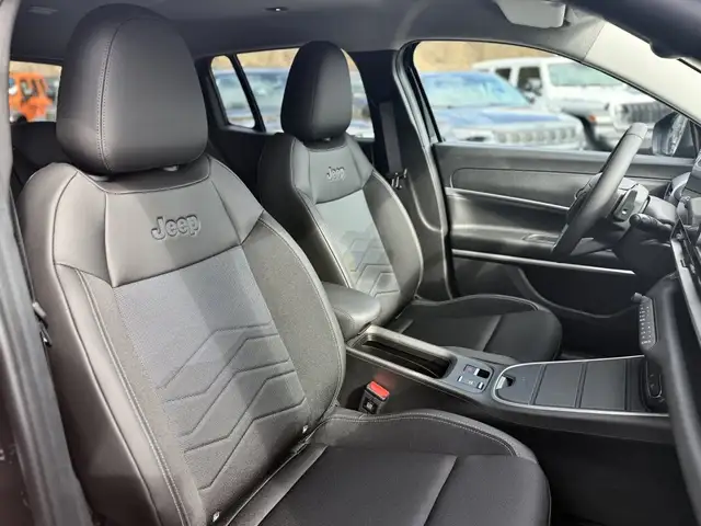 Jeep Avenger view 11