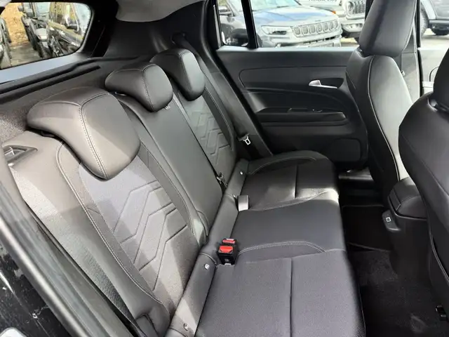 Jeep Avenger view 9