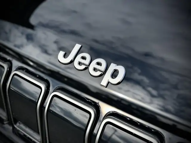 Jeep Avenger view 3