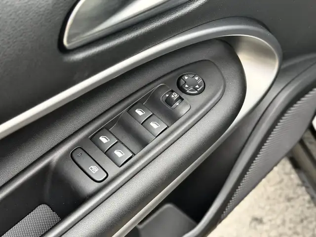 Jeep Avenger view 12